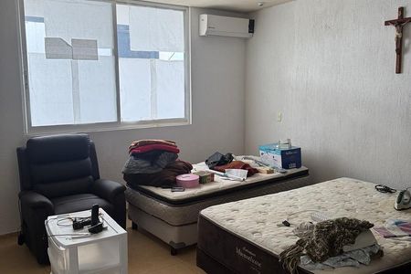 Hermosa casa de una sola planta en exclusiva privada