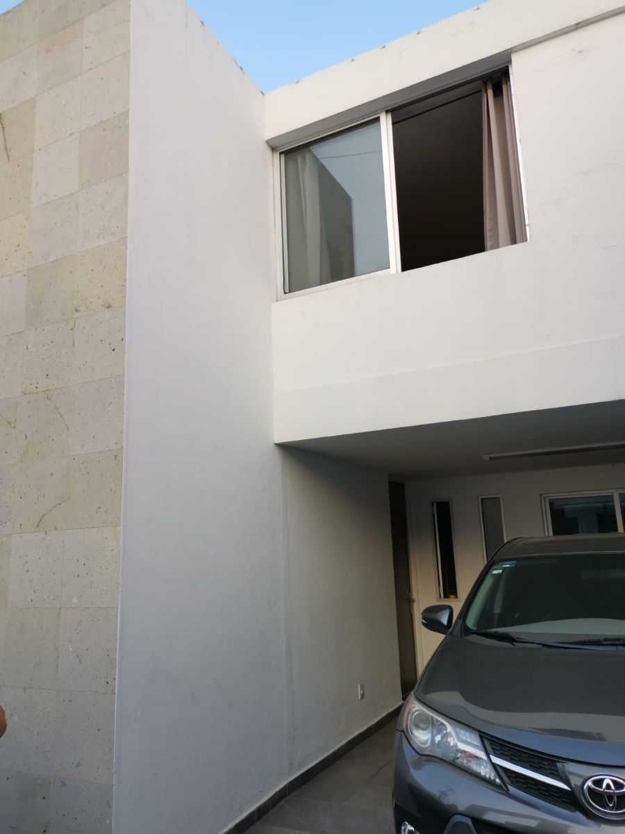 3 de 30: Fachada de la casa