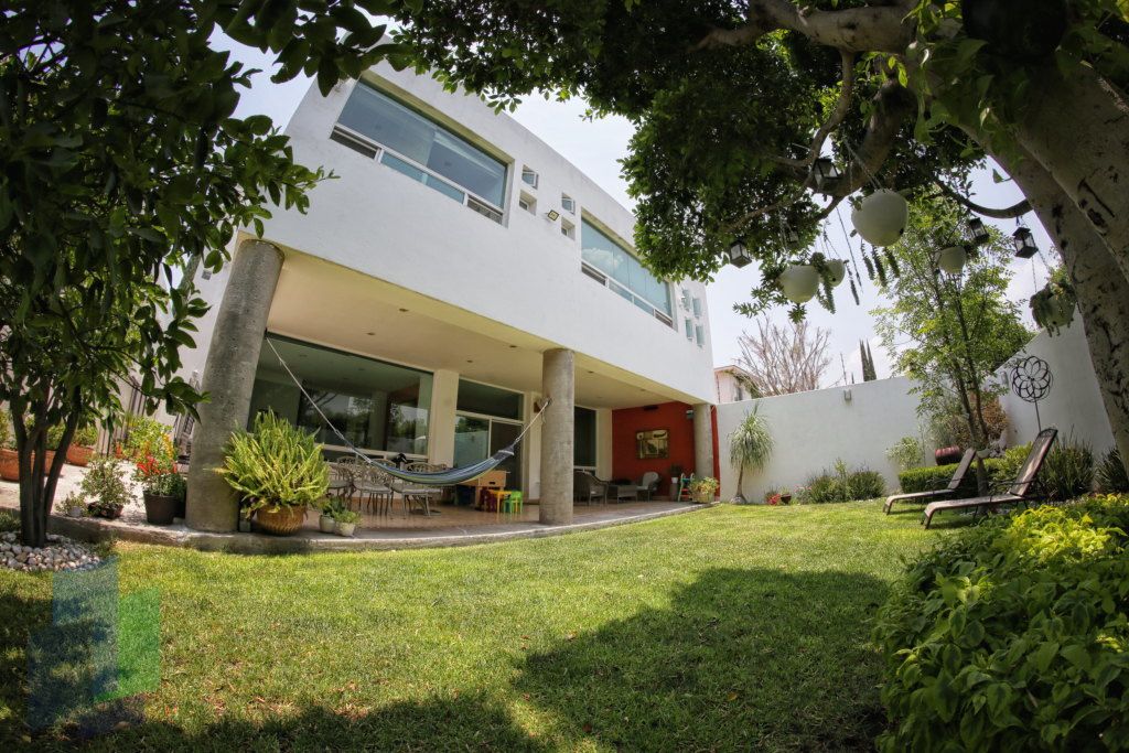 3 de 46: Fachada posterior