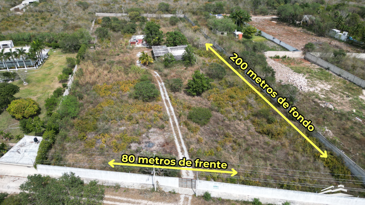 Terreno con 80 metros sobre carretera Chablekal-Conkal