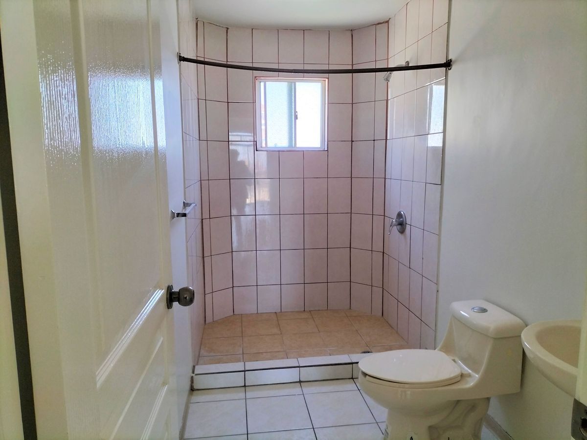 6 de 11: Baño completo.