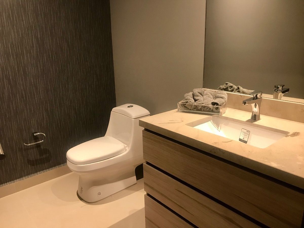 3 de 20: medio baño de visitas
