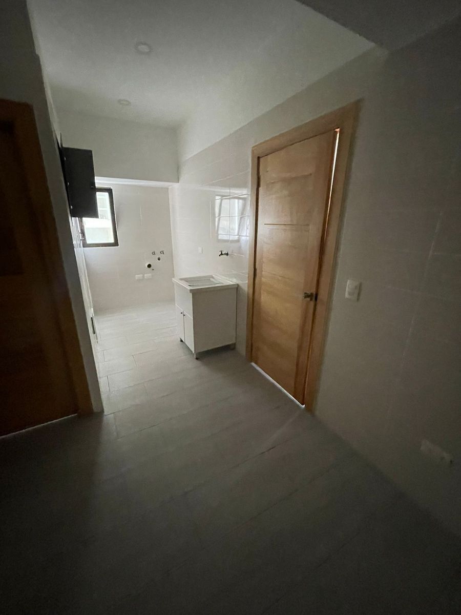 11 de 37: AREA LAVADO