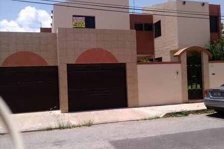 CASA EN MERIDA EN RENTA 3 RECAMARAS Y ALBERCA $22,000 FRACC. MONTEJO F-12331