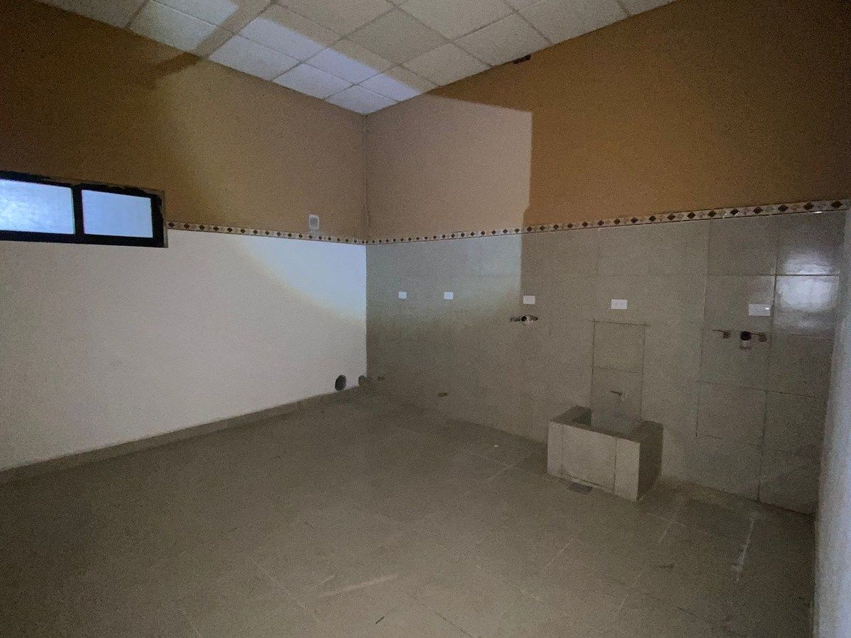 Local comercial en Los Geranios, Saltillo, foto 16 de 18