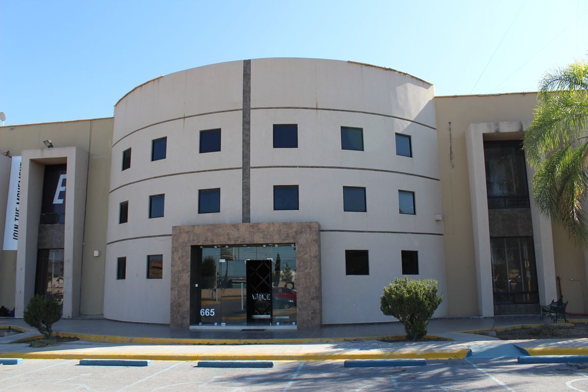 Local comercial en Los Geranios, Saltillo, foto 2 de 18