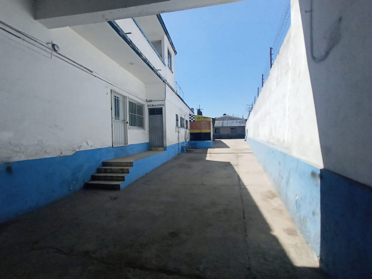 3 de 15: Entrada Camiones