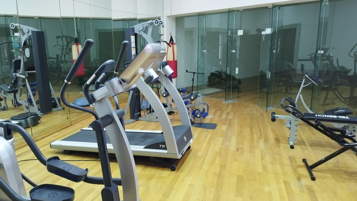 42 de 46: GIMNASIO