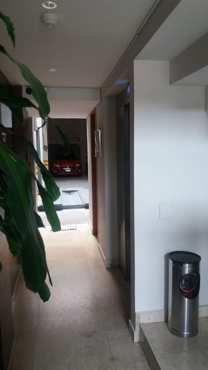 Acceso a estacionamiento., foto 4 de 31