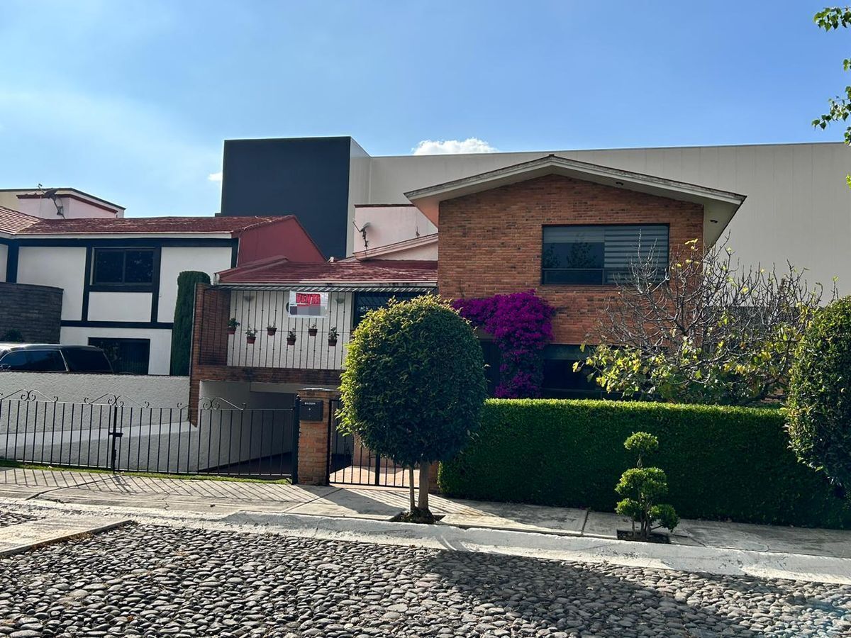 VENDO CASA EN RESIDENCIAL COUNTRY CLUB, METEPEC.