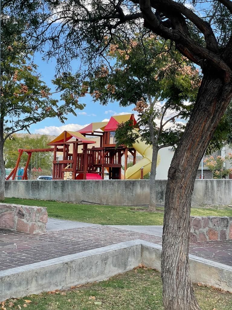 Terreno en venta en Paseo,Del,Lago, Colonia country club los naranjos, León,  Guanajuato - Casas y Terrenos