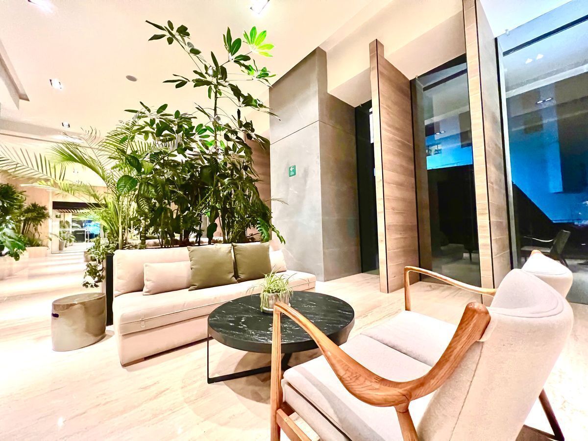 16 of 50: LOBBY VITALIA