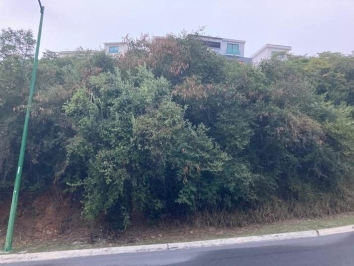 Terreno frente a parque en Sierra Alta