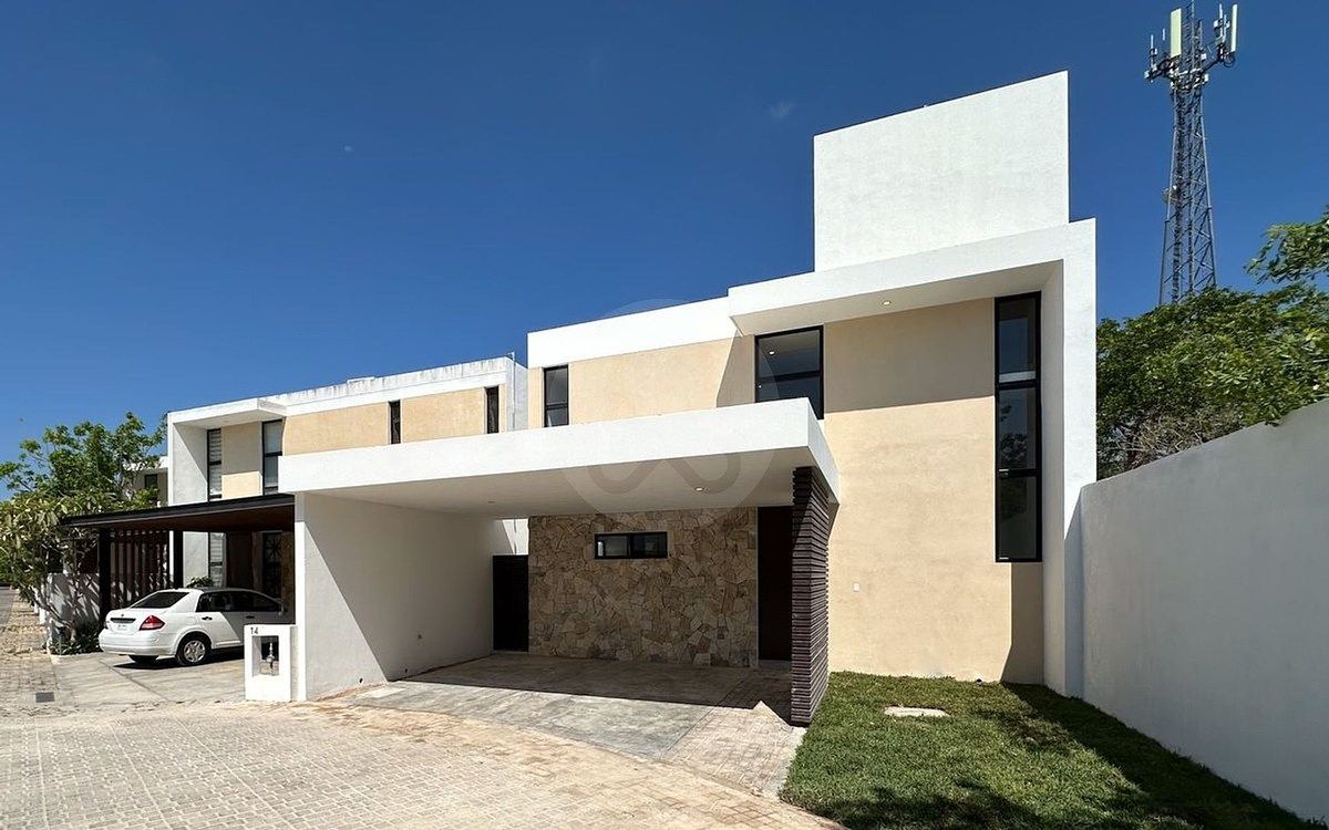 Casa en Venta en Privada Residencial en Cholul, Yucatán doble altura, foto 1 de 22