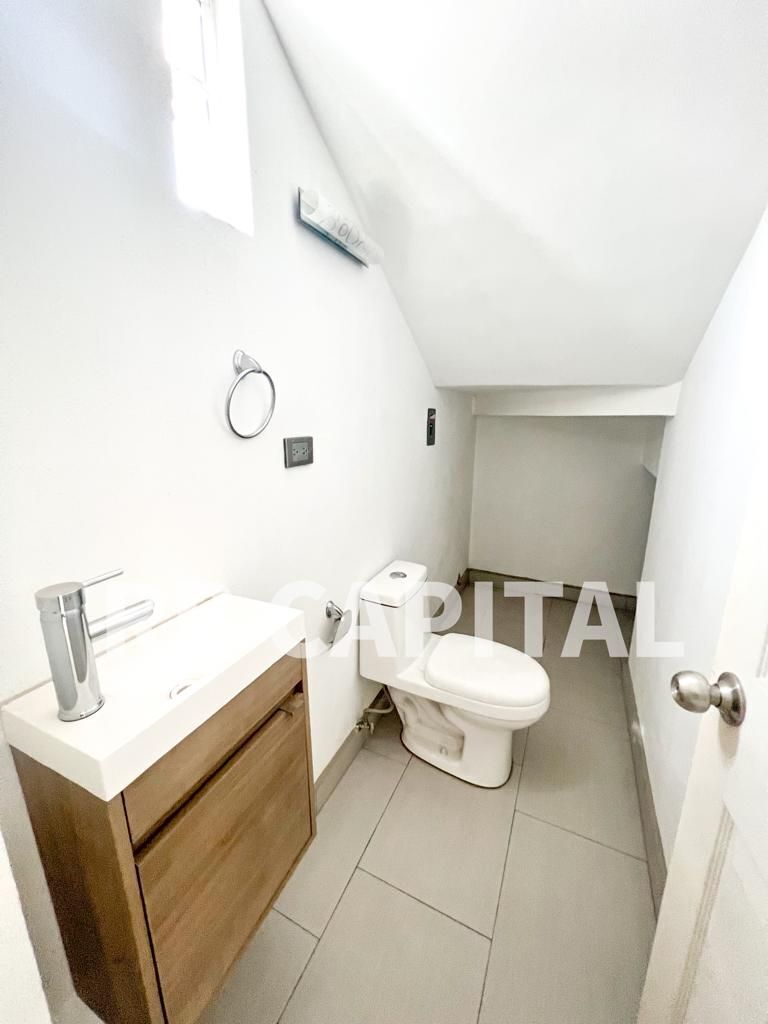 4 de 19: Medio baño-Planta Baja