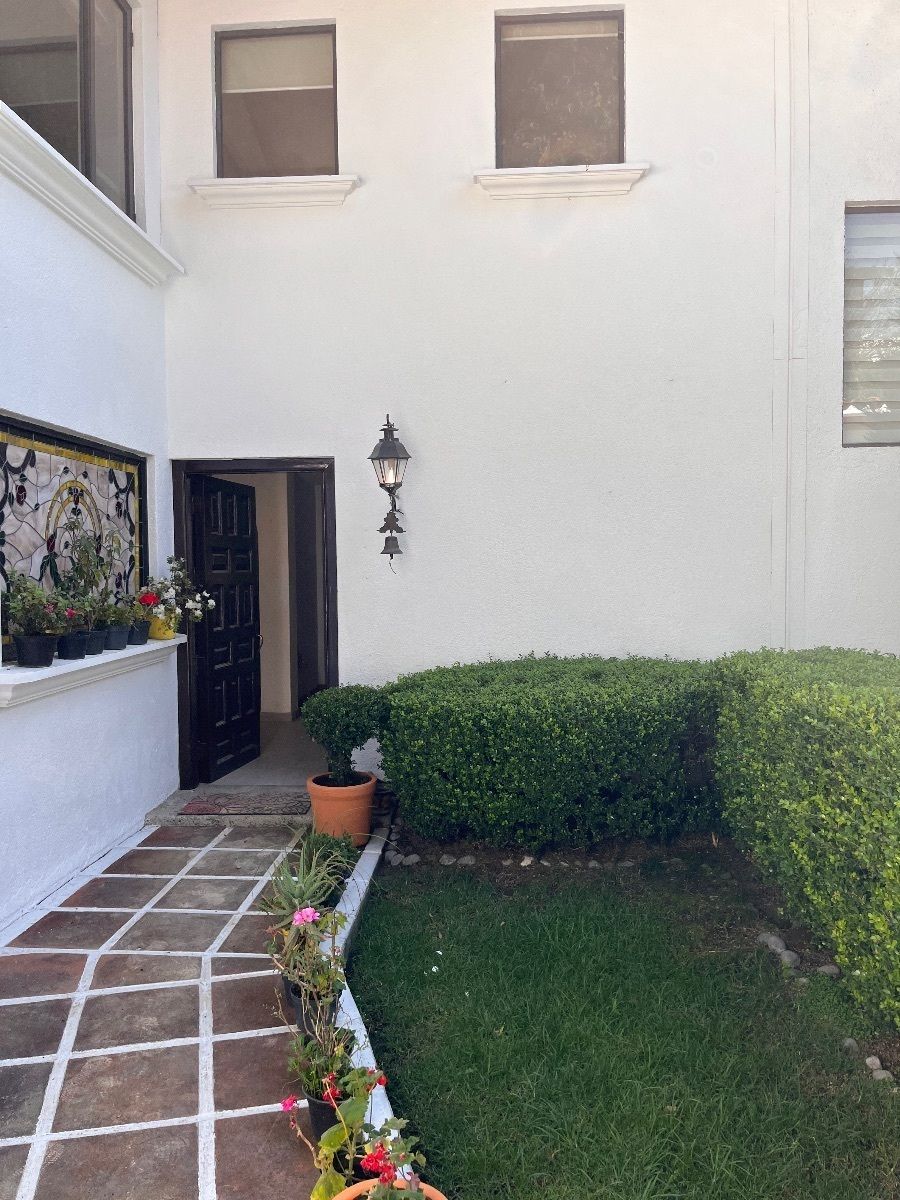 CASA EN BARRIO SAN FRANCISCO