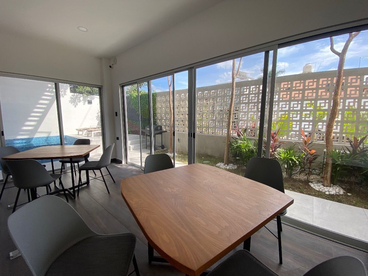 2 of 17: Área común