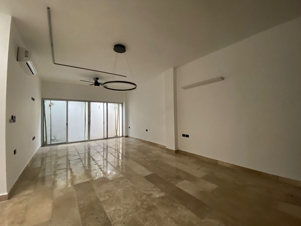 6 of 17: Sala comedor