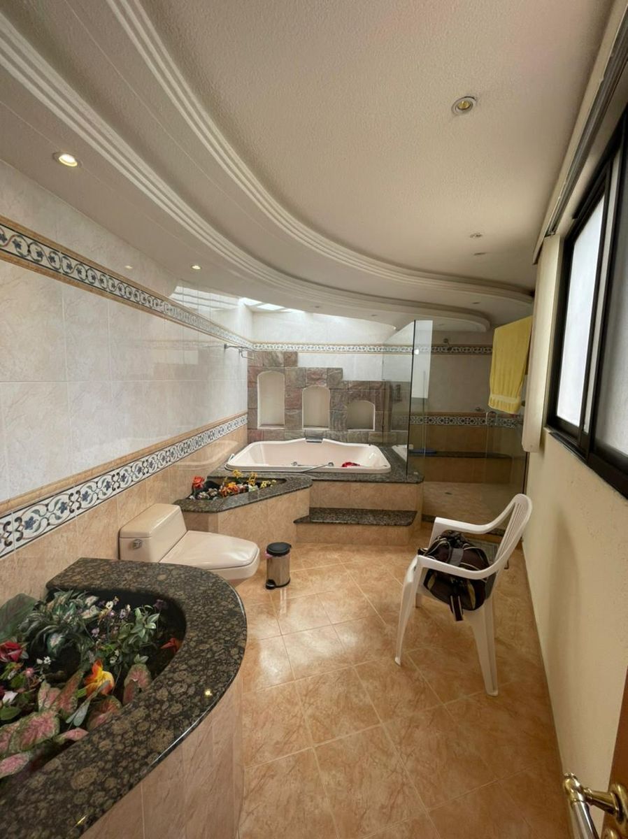 Jacuzzi en recámara principal