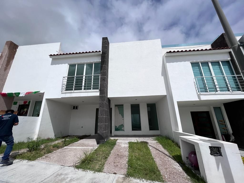 CASA EN VENTA DE REMATE BANCARIO EN ZIBATA QUERETARO