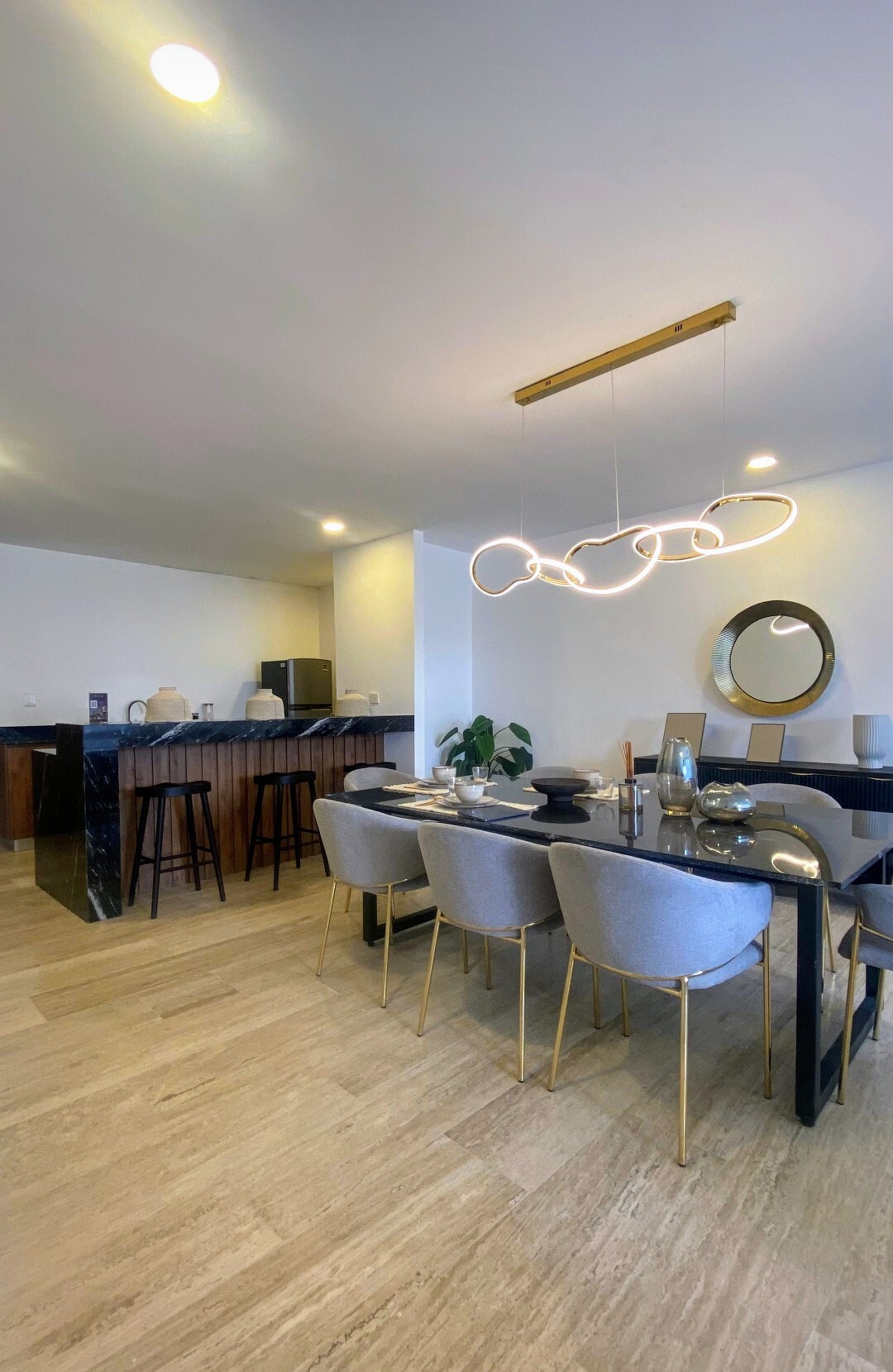 2 de 27: Sala/comedor