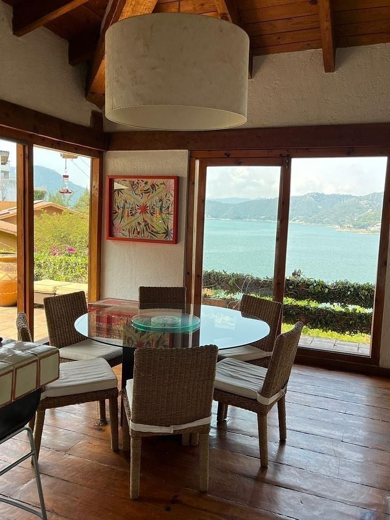 Comedor con vista al lago, foto 8 de 30