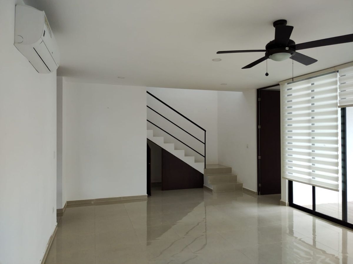 2 de 18: Sala, Comedor