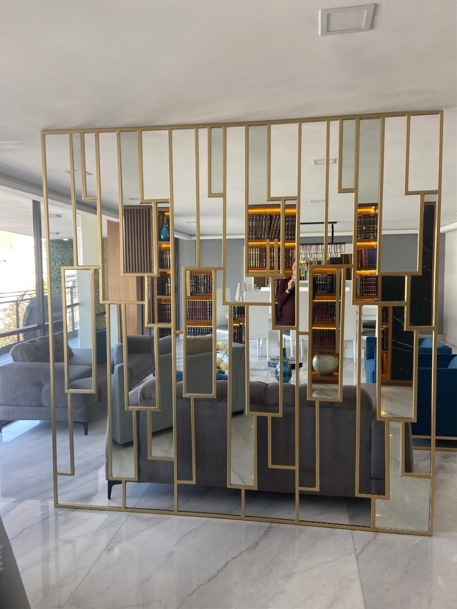 2 de 23: Celosía que separa del
Family a la
Sala 