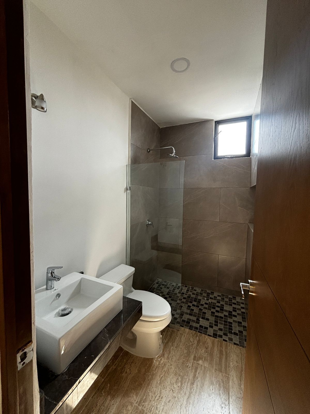 3 de 15: Baño Compartido