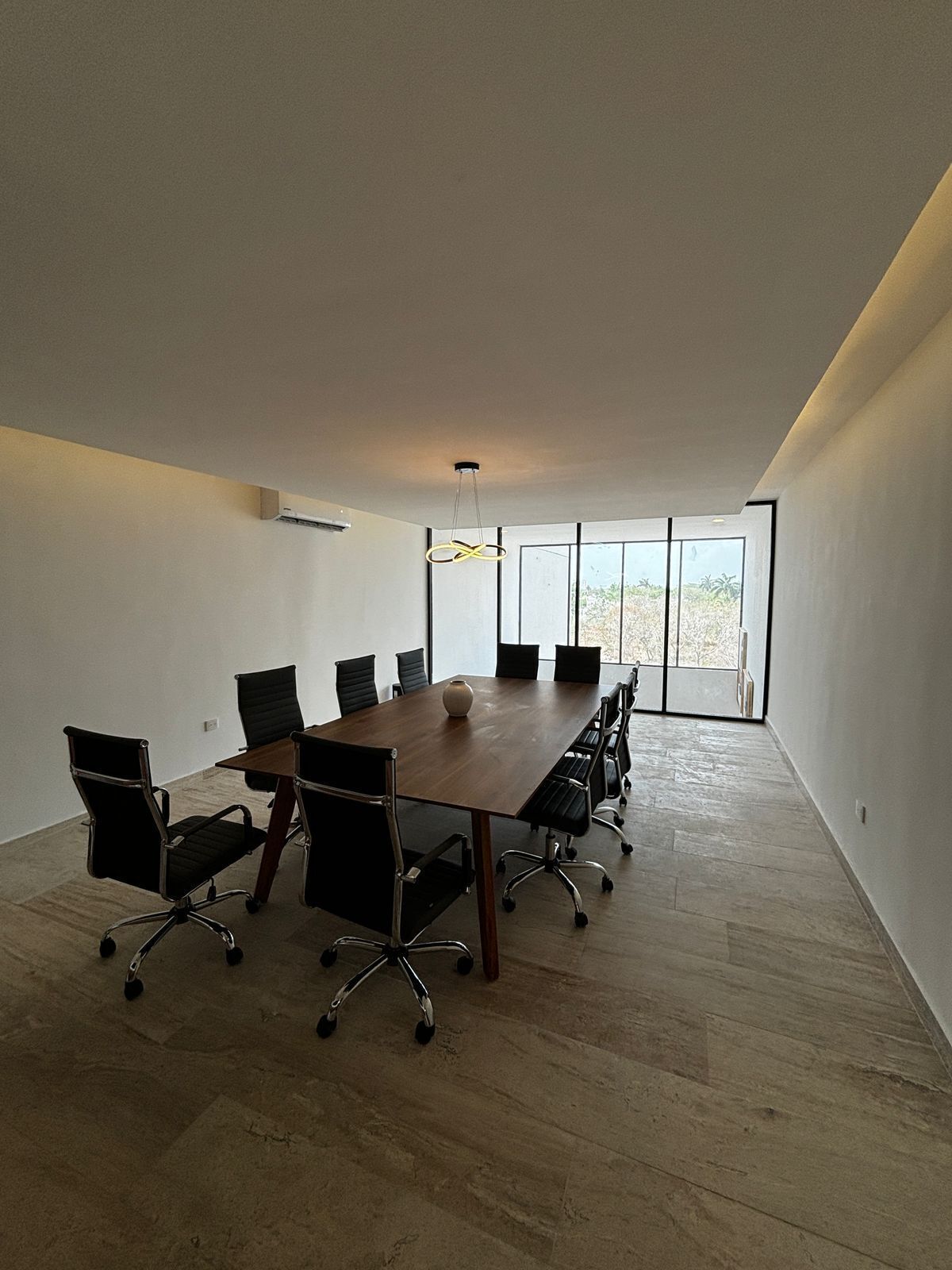 10 de 15: Bussines Room