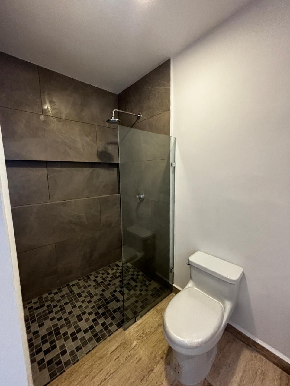 8 de 21: Baño Habitación Principal