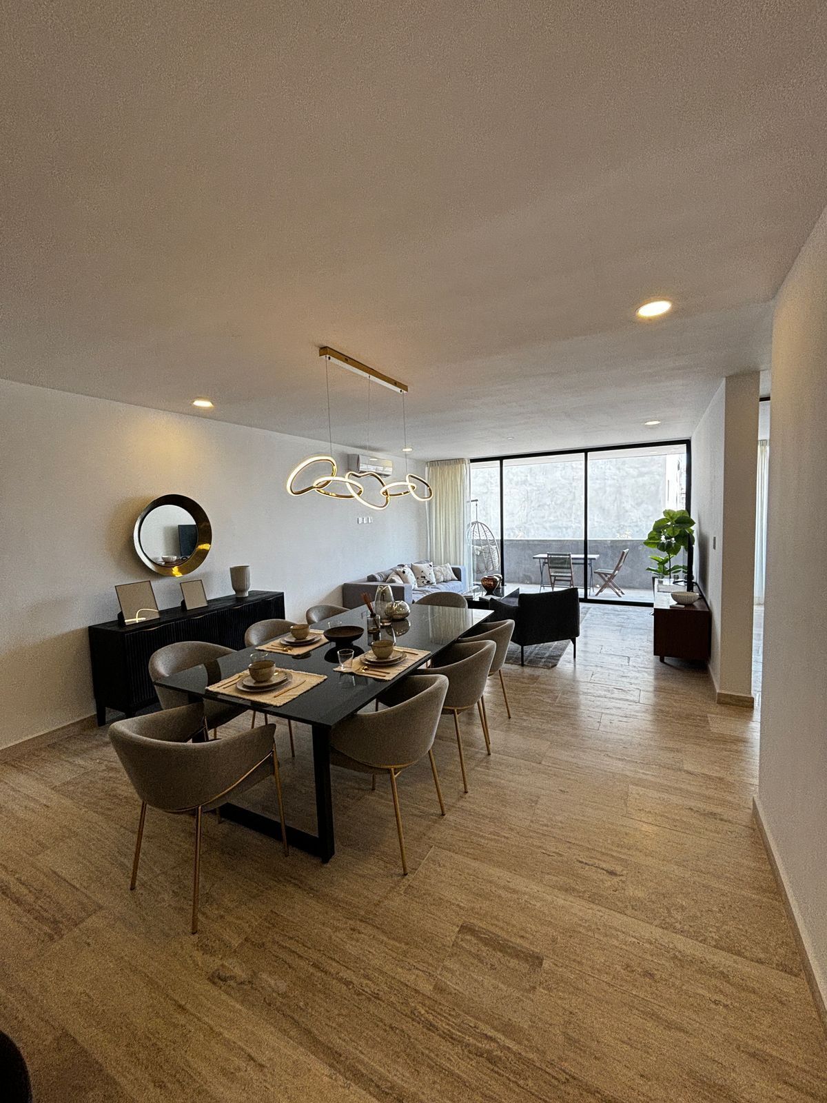 2 de 21: Sala y Comedor