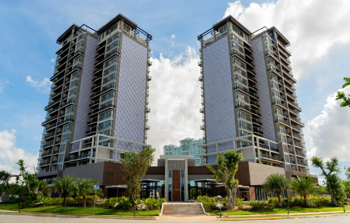 10 de 15: Fachada Principal