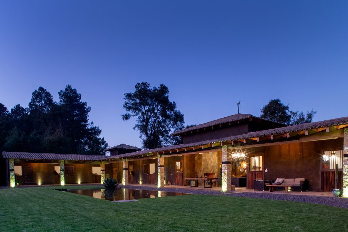 Rancho de  hectáreas con caballerizas