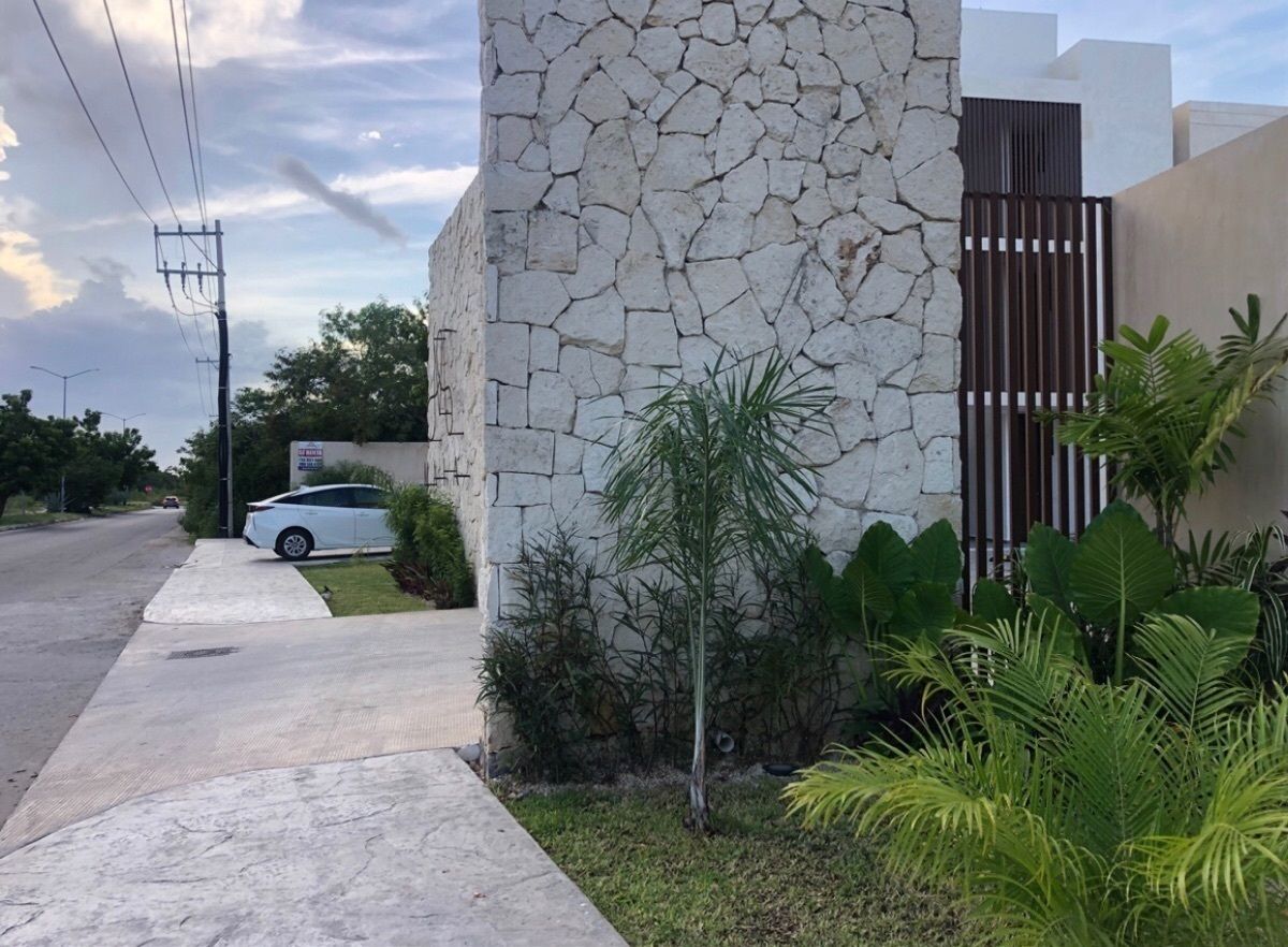 4 de 32: FACHADA