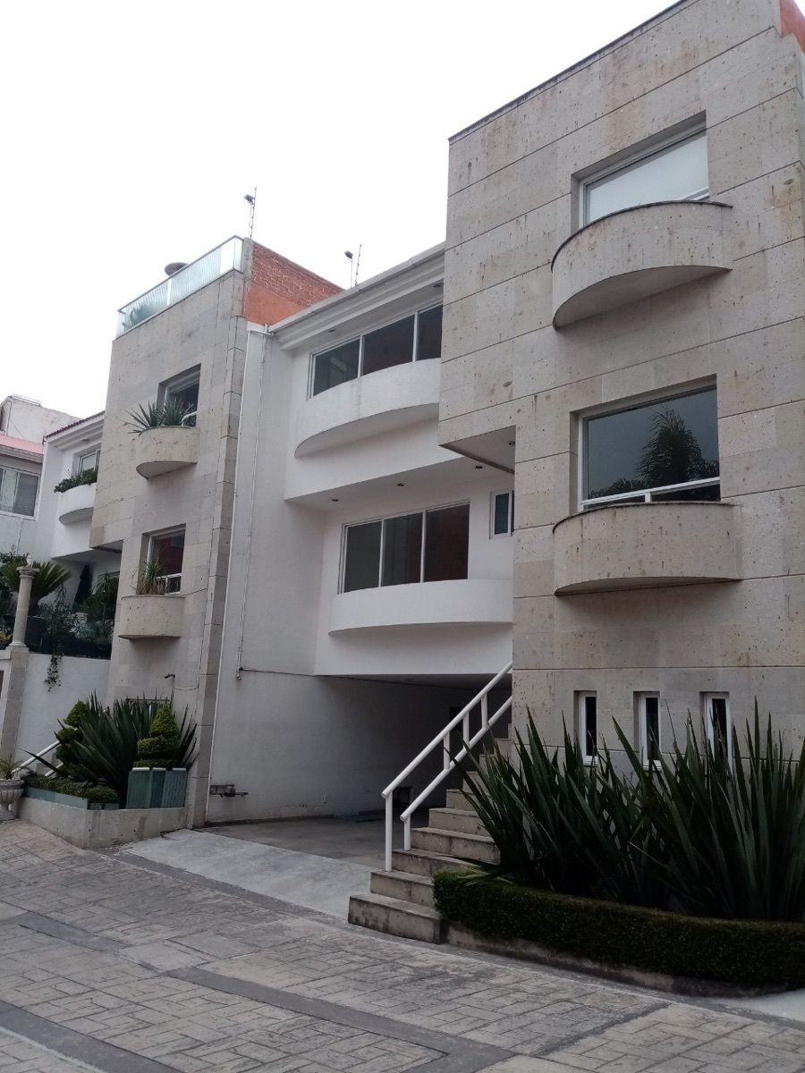 Casa en interlomas en venta