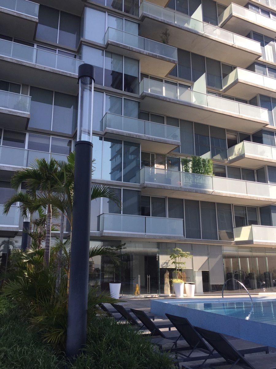 3 de 23: departamento con balcón muy iluminado