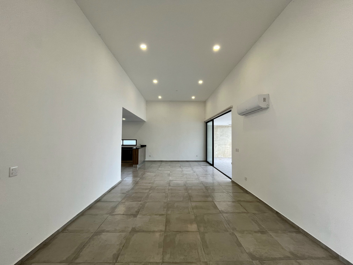 7 de 35: Sala / Comedor