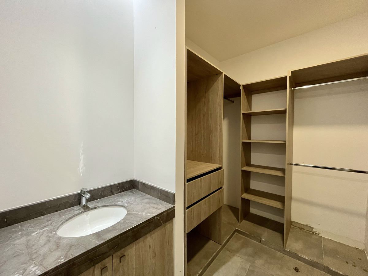 22 de 35: Vestidor Recámara Secundaria 1