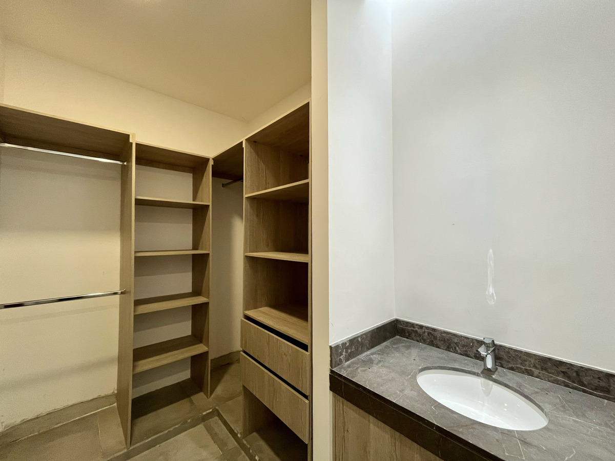 24 de 35: Vestidor Recámara Secundaria 2