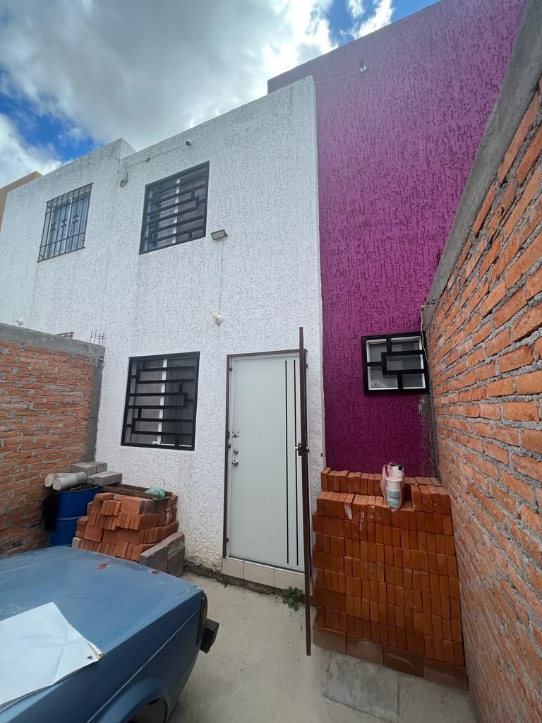 1 de 9: FACHADA