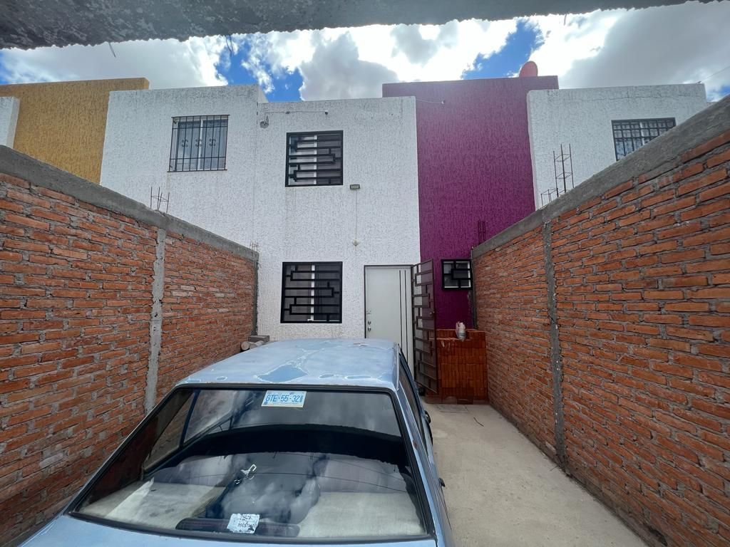 2 de 9: FACHADA