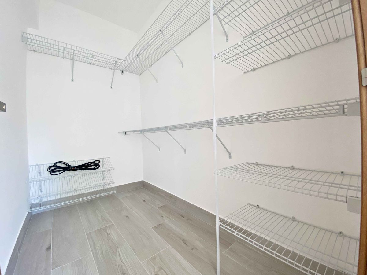 4 de 8: Walk-in clóset 