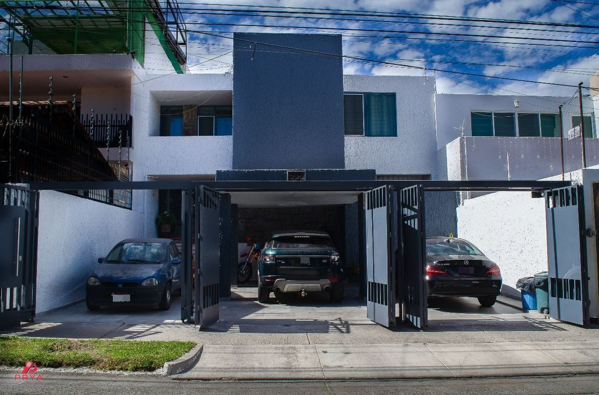 Se vende casa en Av Patria Zapopan, Jalisco.