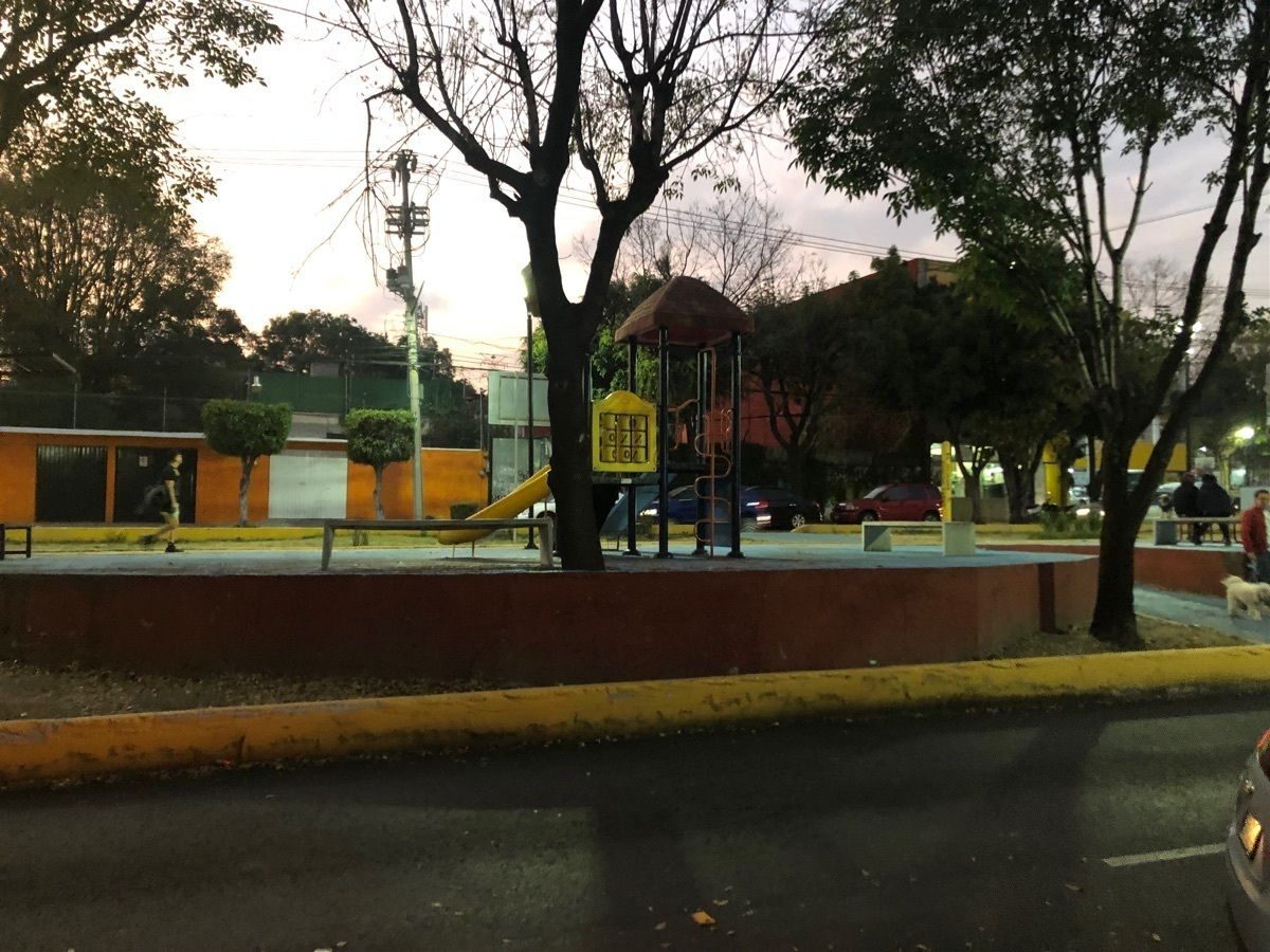 16 de 19: canchas frente a la unidad