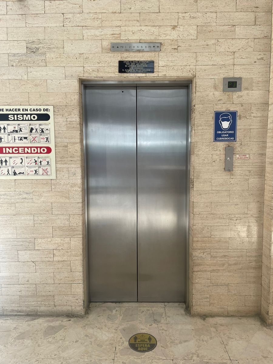 21 de 25: elevador