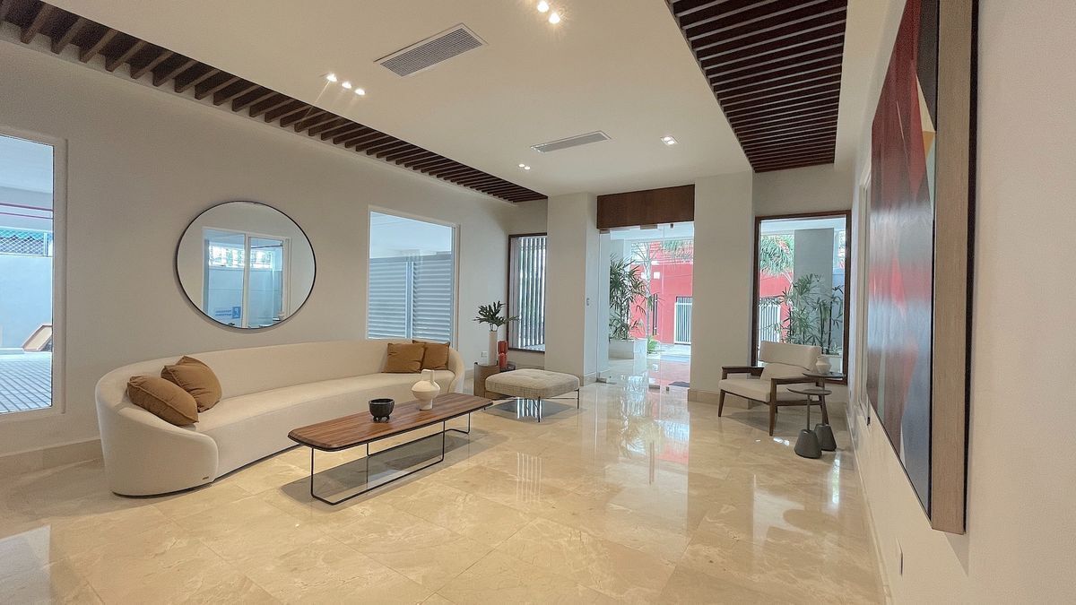 16 de 17: Elegante lobby amueblado 