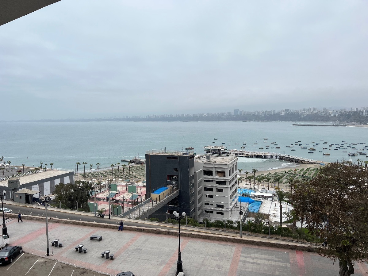 11 de 23: La vista a toda la bahía de Lima