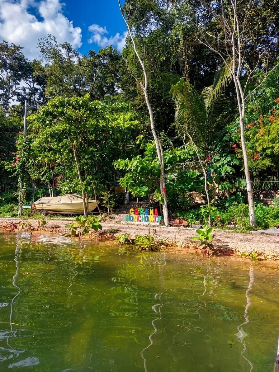 Casa  en Venta a Orilla de Lago Peten Itza, Peten, foto 1 de 21