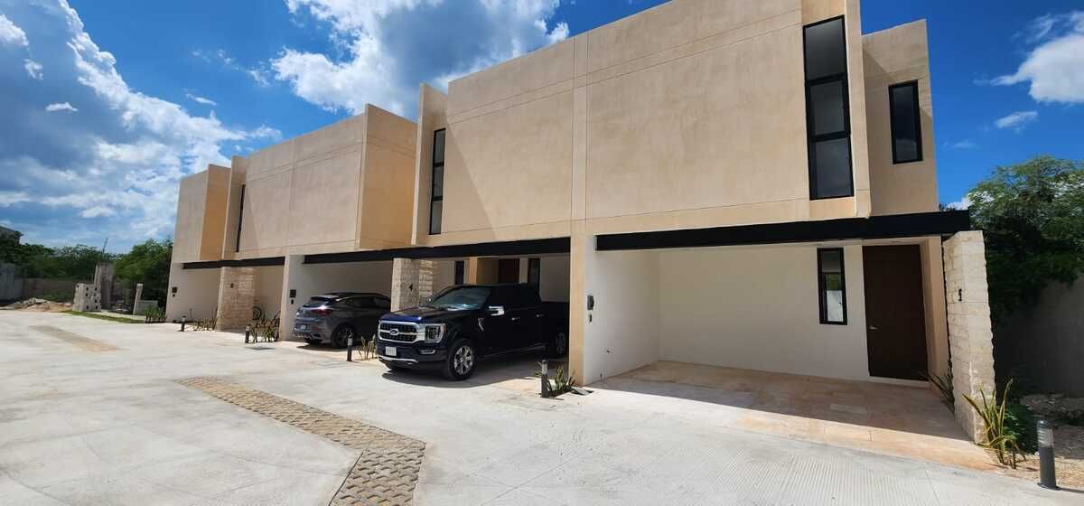 House in Cholul, Mérida, photo 2 of 16